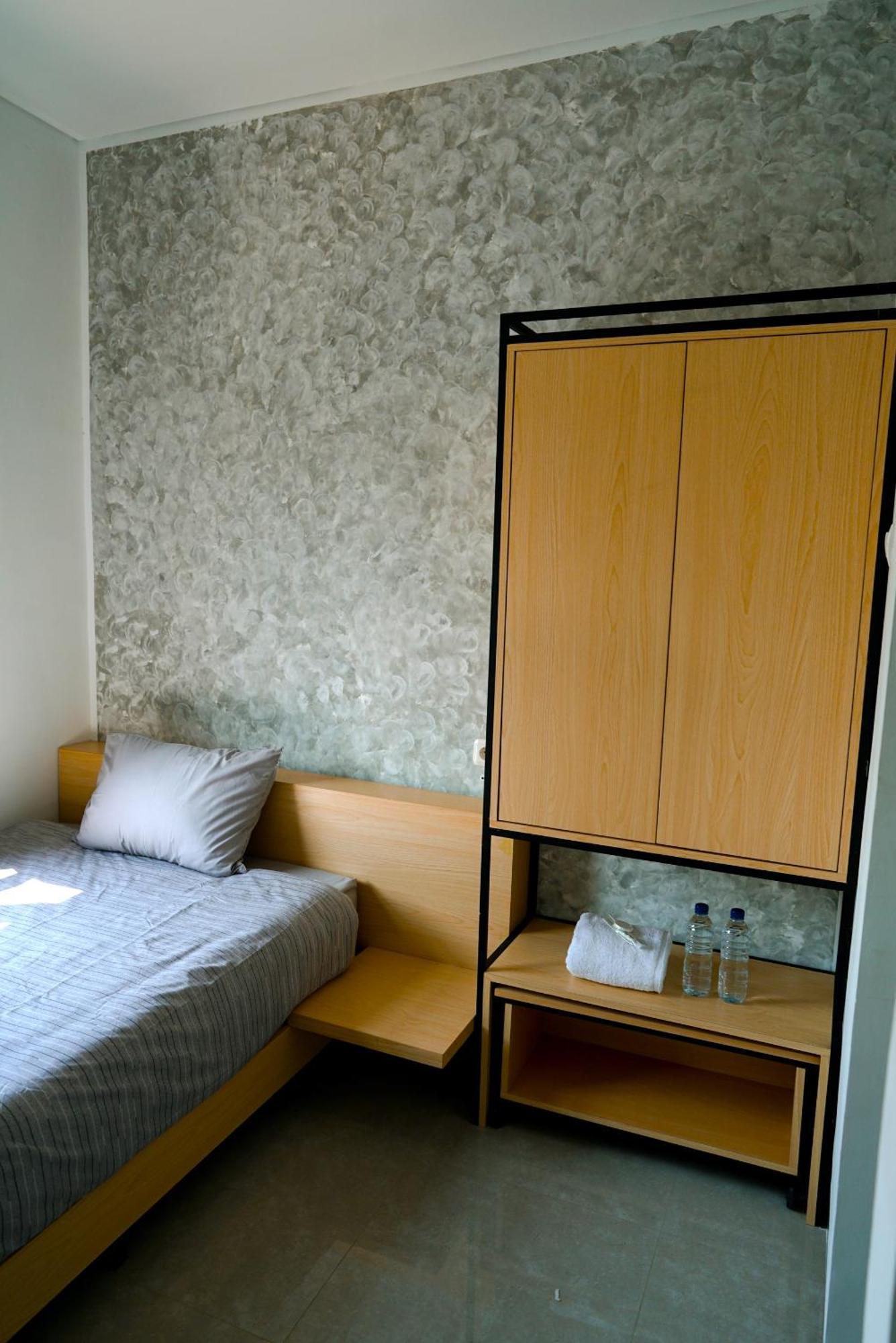 Arlita Guesthouse Cianjur Exterior foto